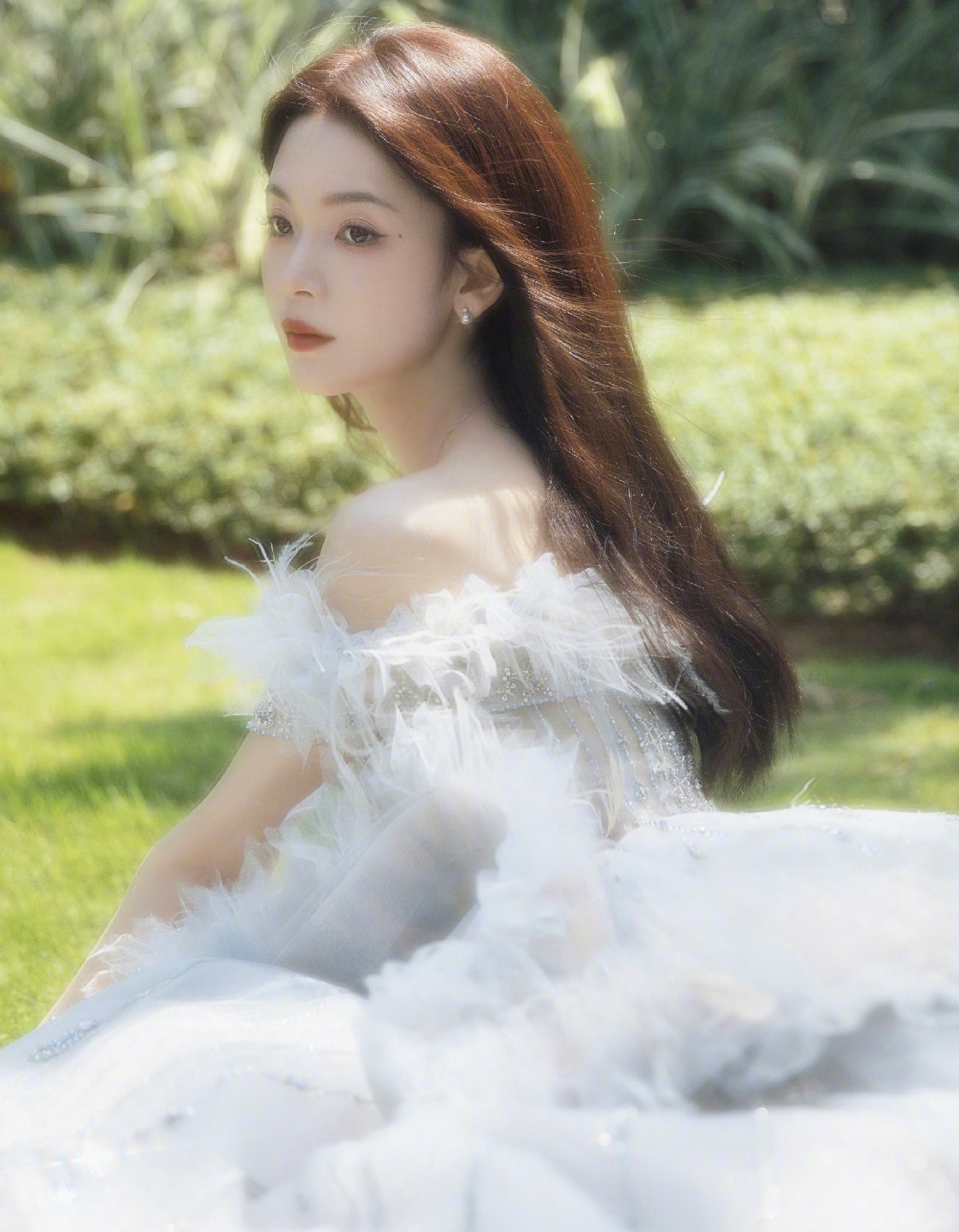 森系草坪白纱写真 柔光漫洒满是清甜仙气