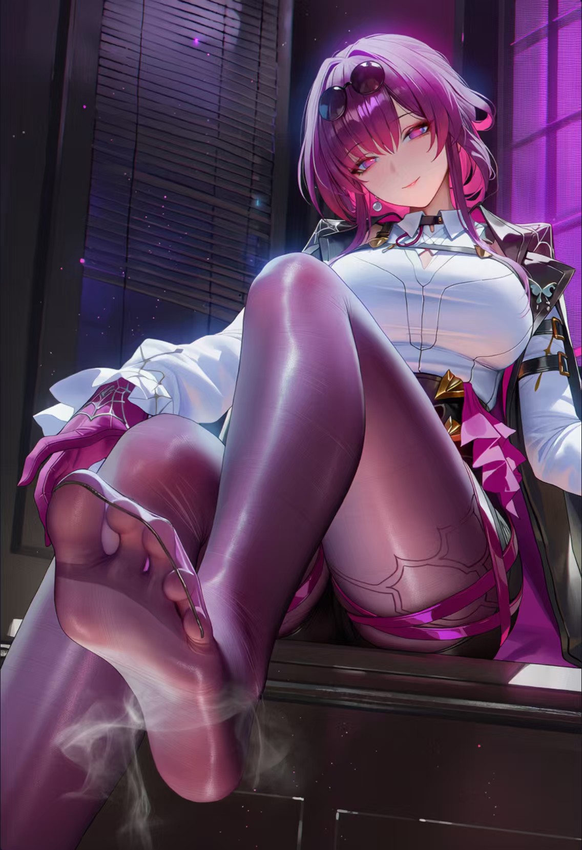 紫发美少女魅惑坐姿,丝袜质感绝了