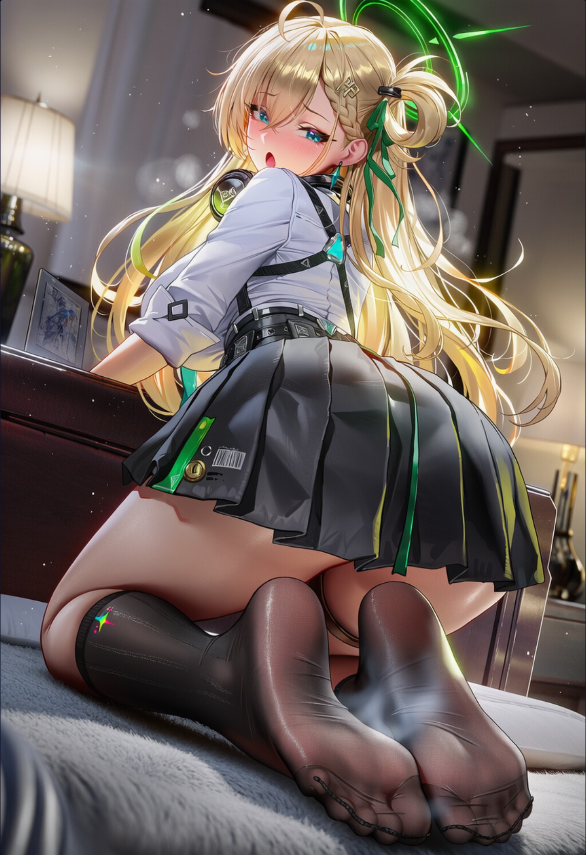 二次元金发少女的黑丝居家氛围感