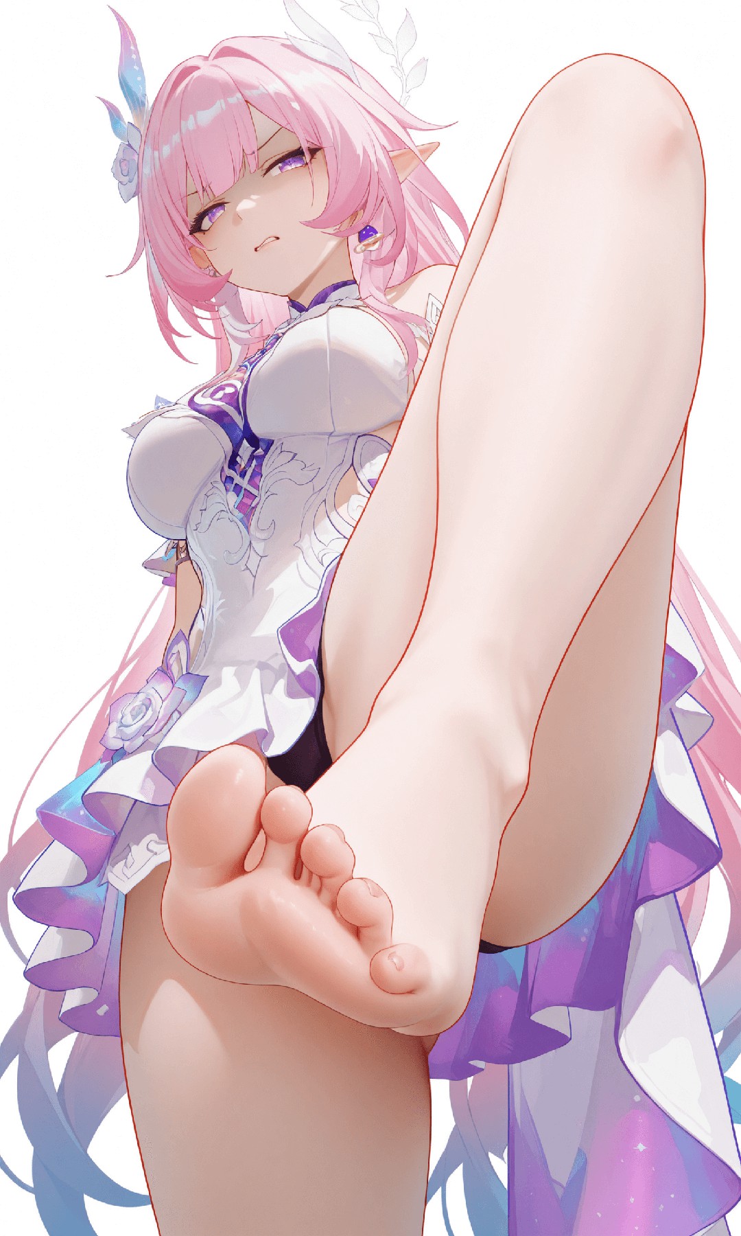 粉色精灵耳少女脚部特写，服饰超华丽