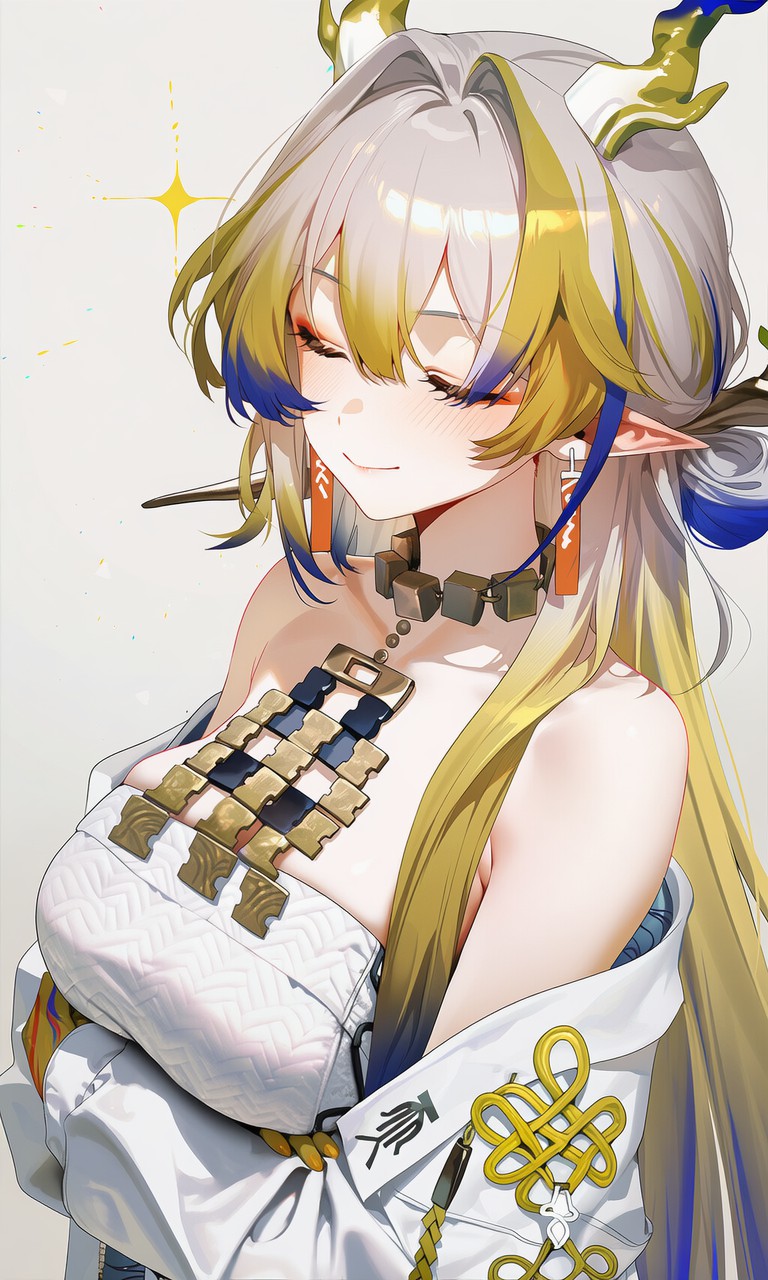 龙角渐变发美人闭目浅笑，尽显温柔国风韵味