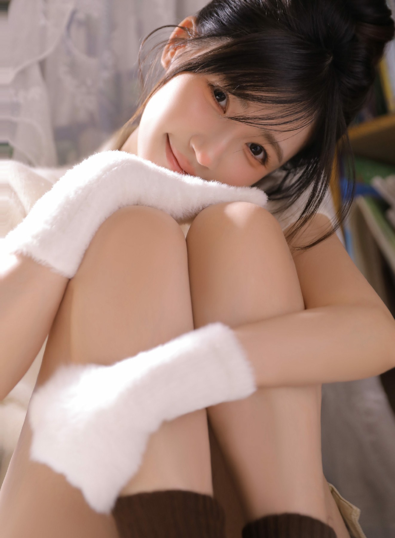 温柔氛围感少女室内甜美写真