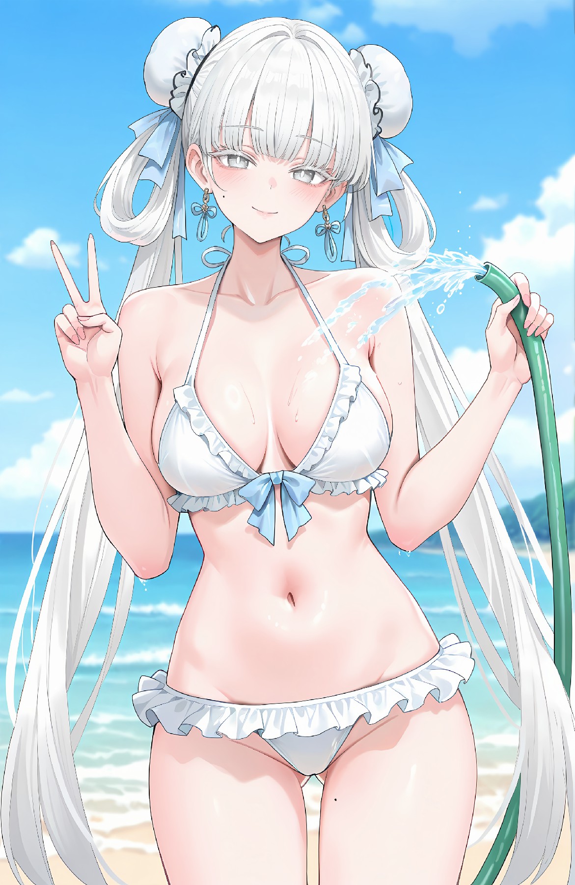 海边白发动漫少女比基尼清凉玩水