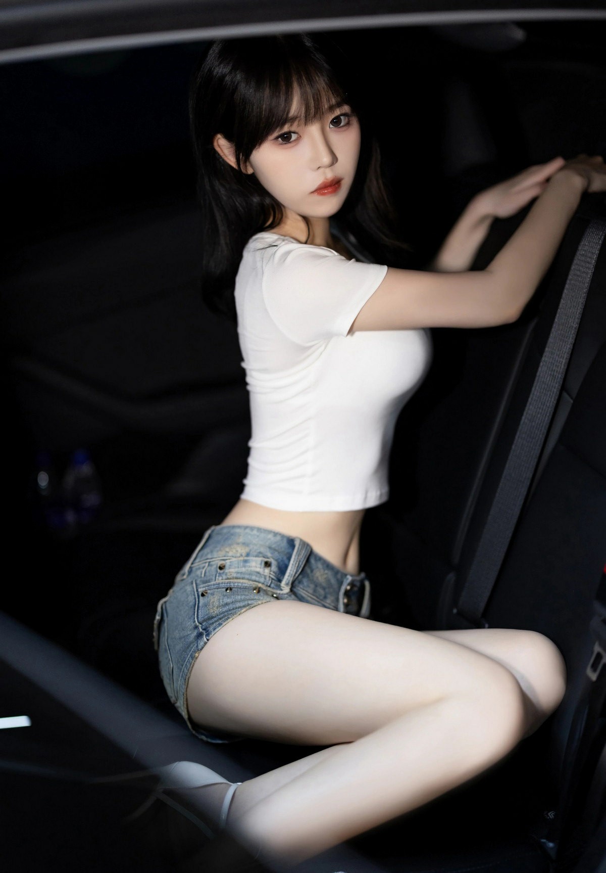 车内甜酷辣妹穿搭 氛围感满分