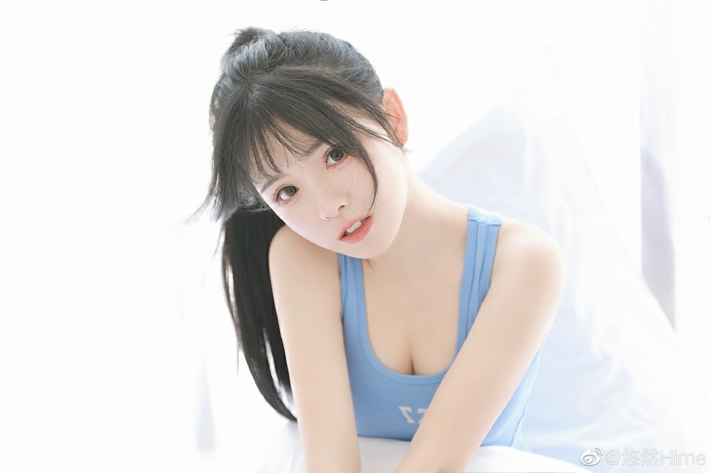 清新蓝调少女感，元气马尾太吸睛