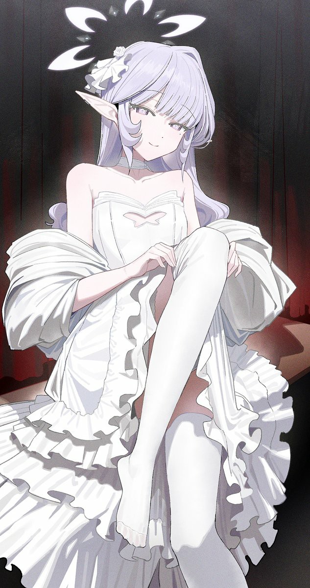 银发精灵少女的纯白礼服优雅氛围感