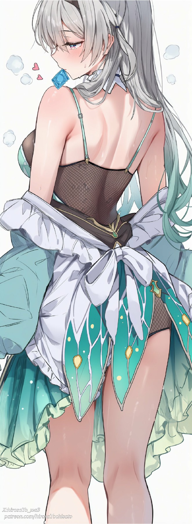 银发绿裙二次元美少女精致服饰插画