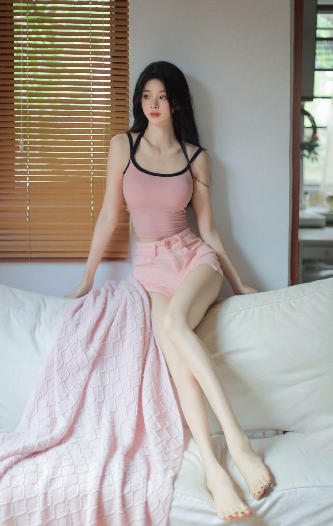 粉色系甜妹居家穿搭慵懒感爆棚