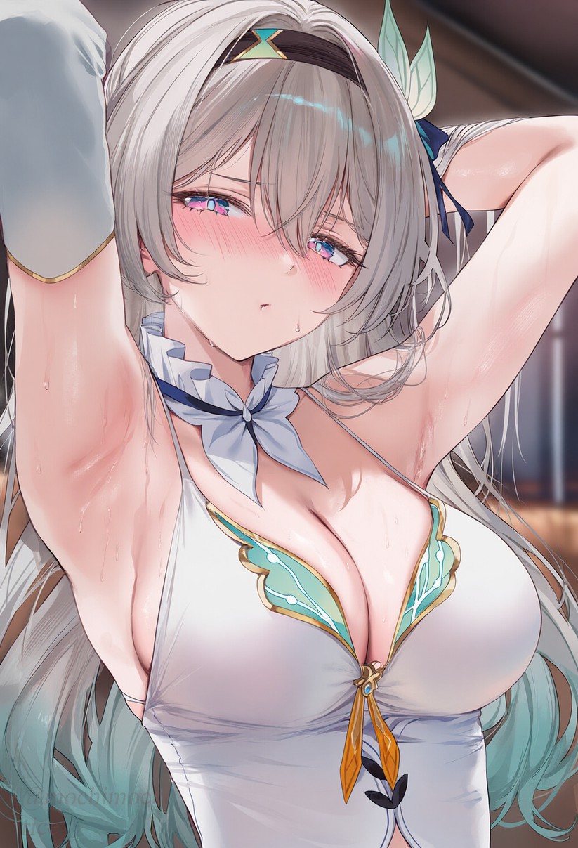 银发美少女的害羞性感瞬间