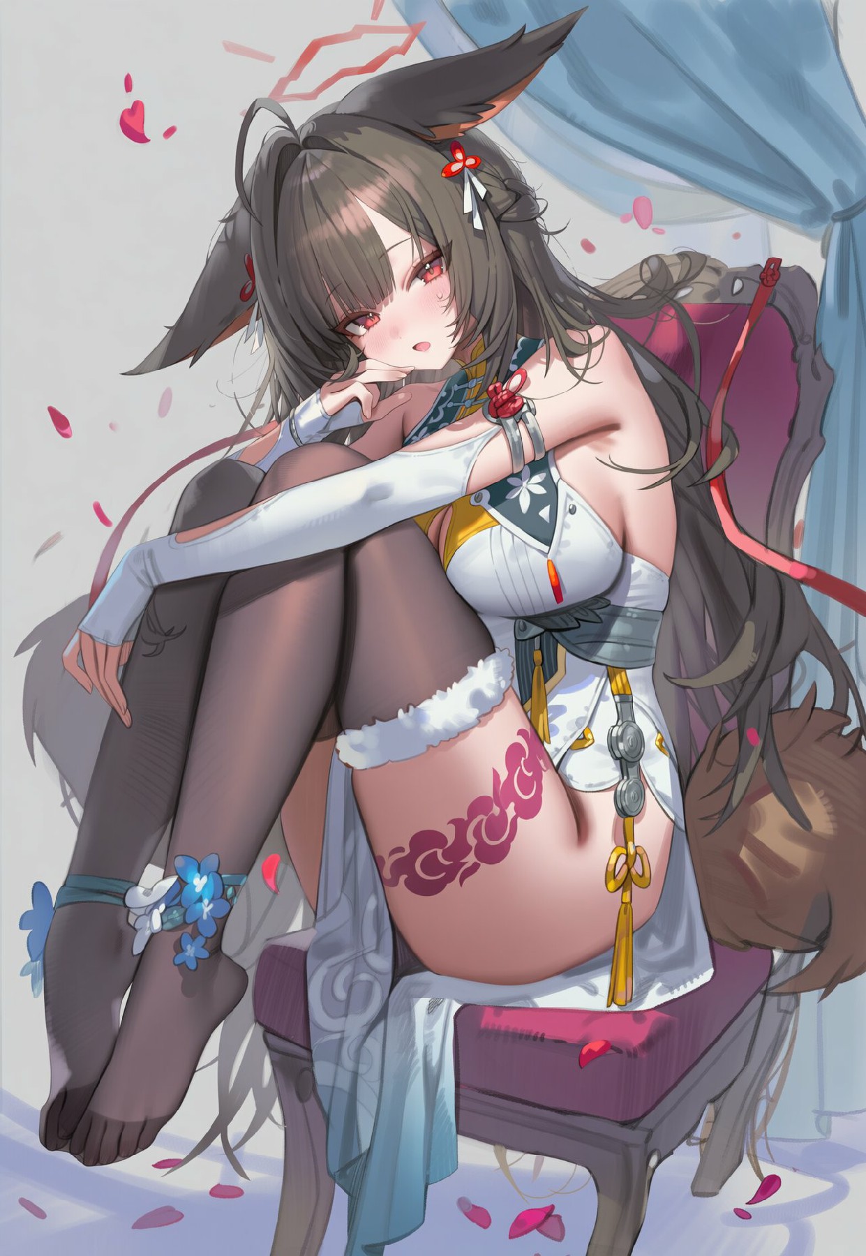 兽耳国风少女 娇俏抱膝超吸睛