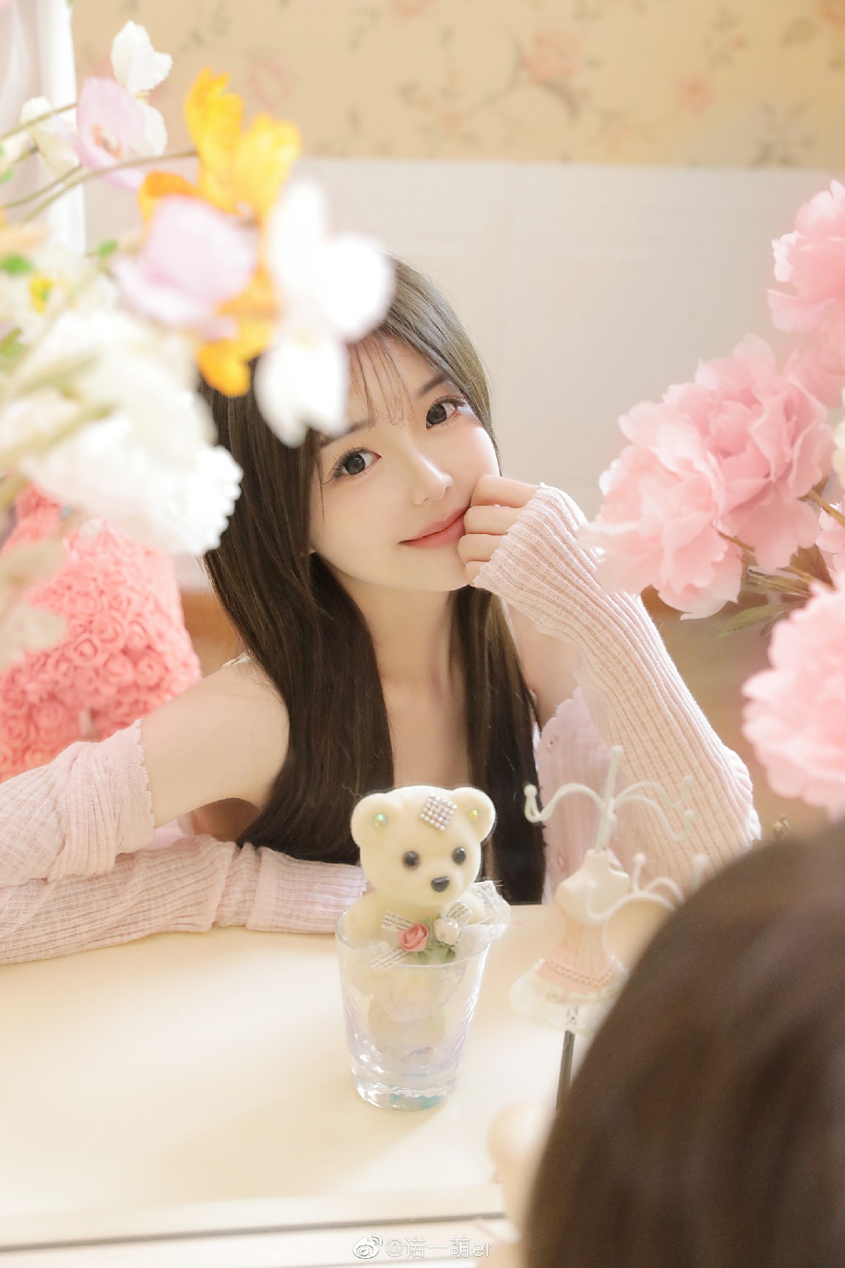 粉色系少女心爆棚的温柔写真