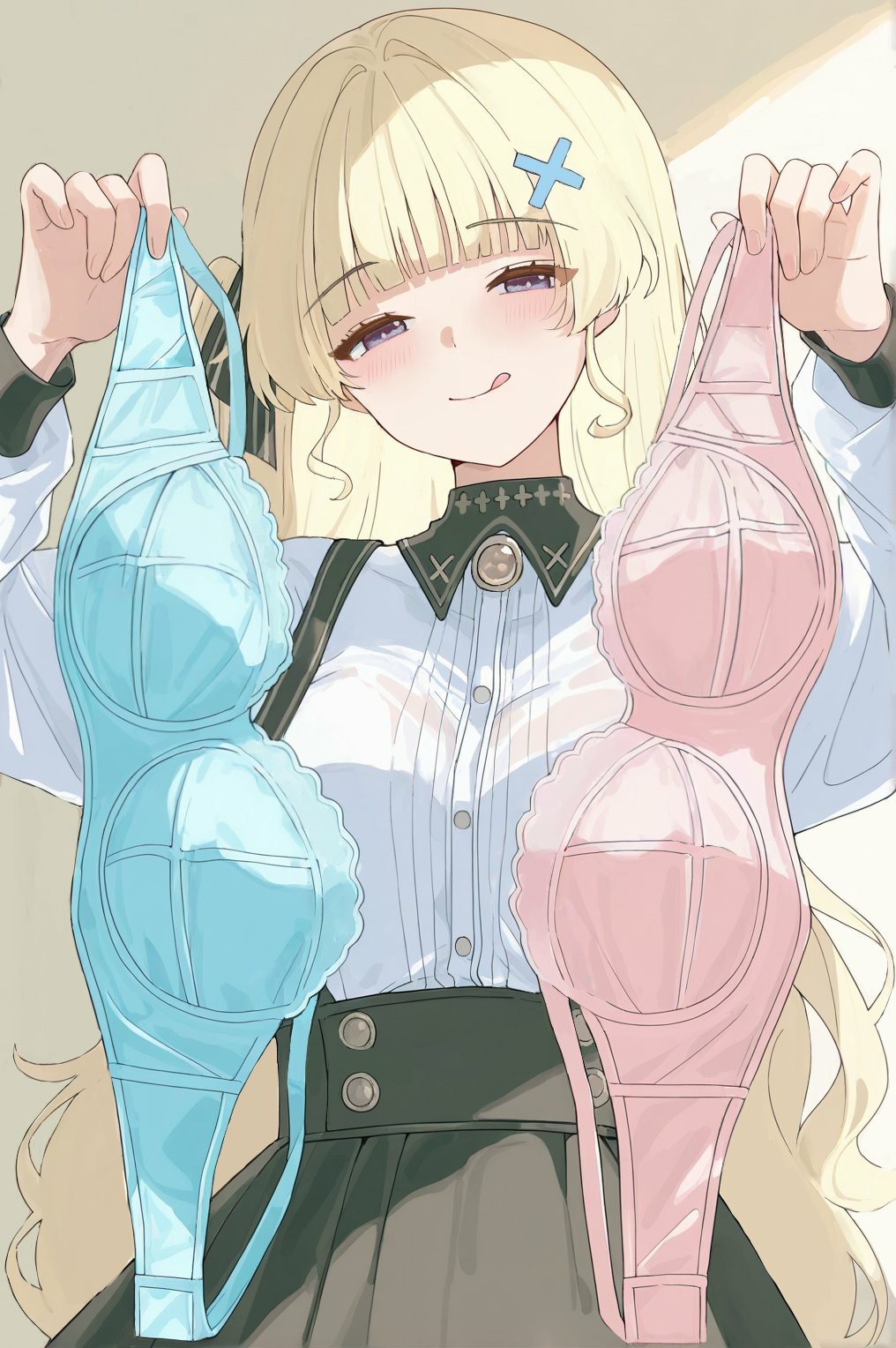 二次元甜妹举双款内衣 哪款戳中少女心？