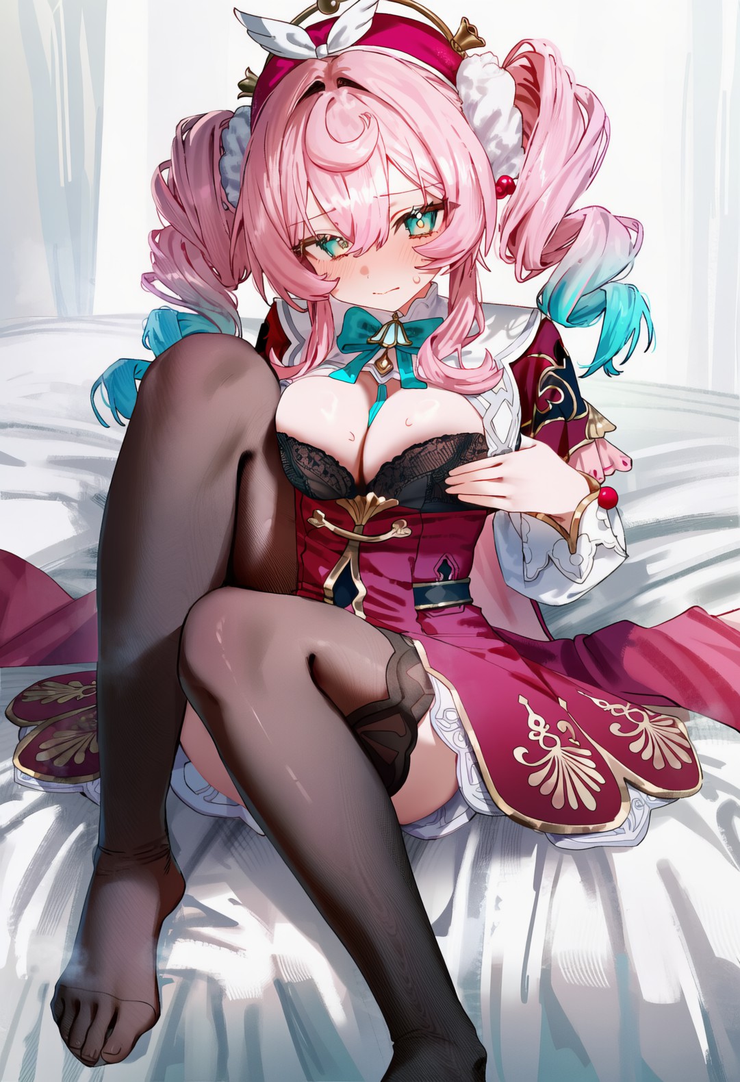 粉发双马尾少女的华丽性感穿搭展示