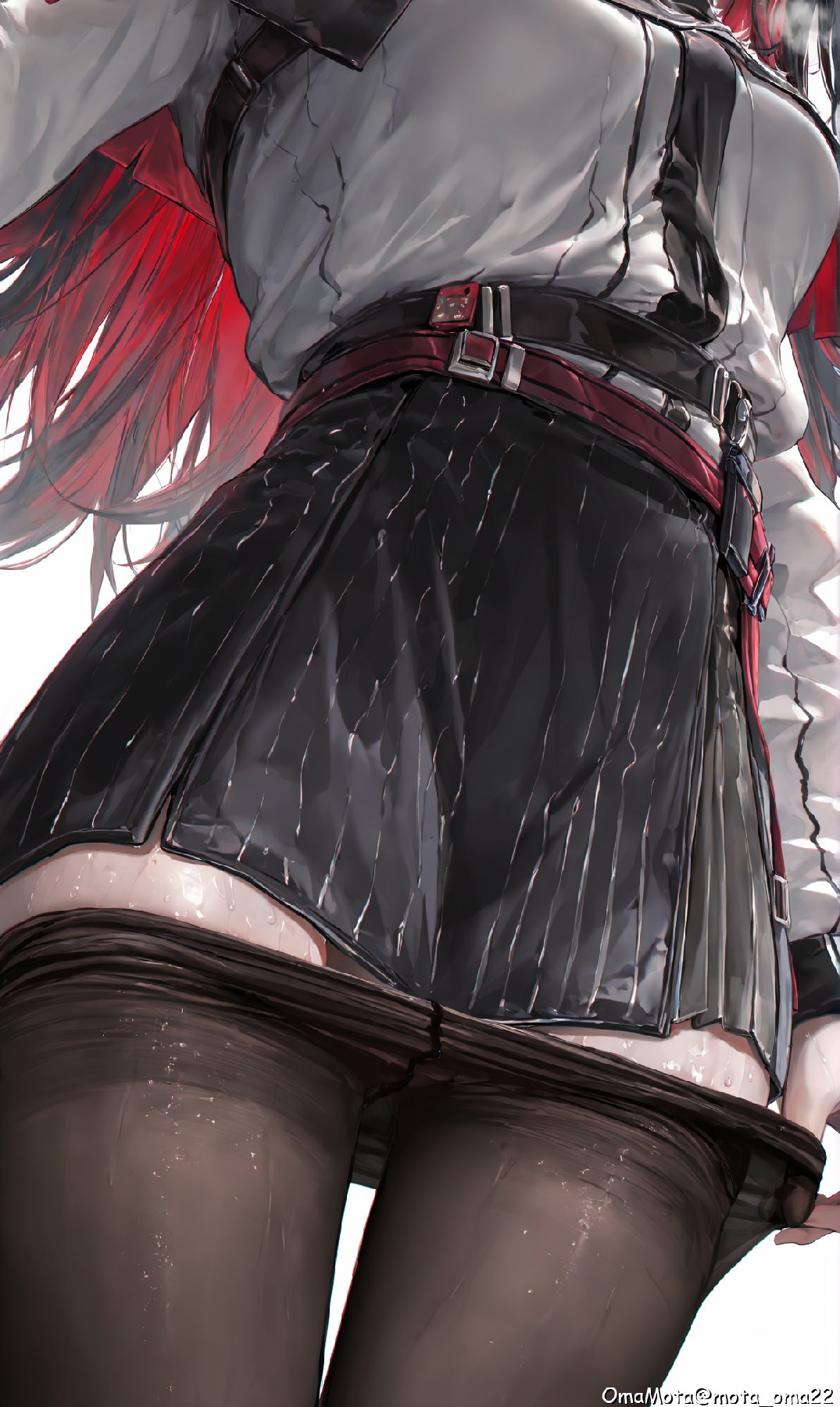 湿身诱惑！红毛少女黑丝百褶裙撩裙