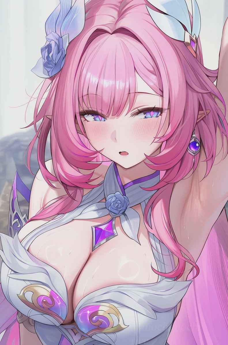 梦幻粉发美少女的魅力瞬间