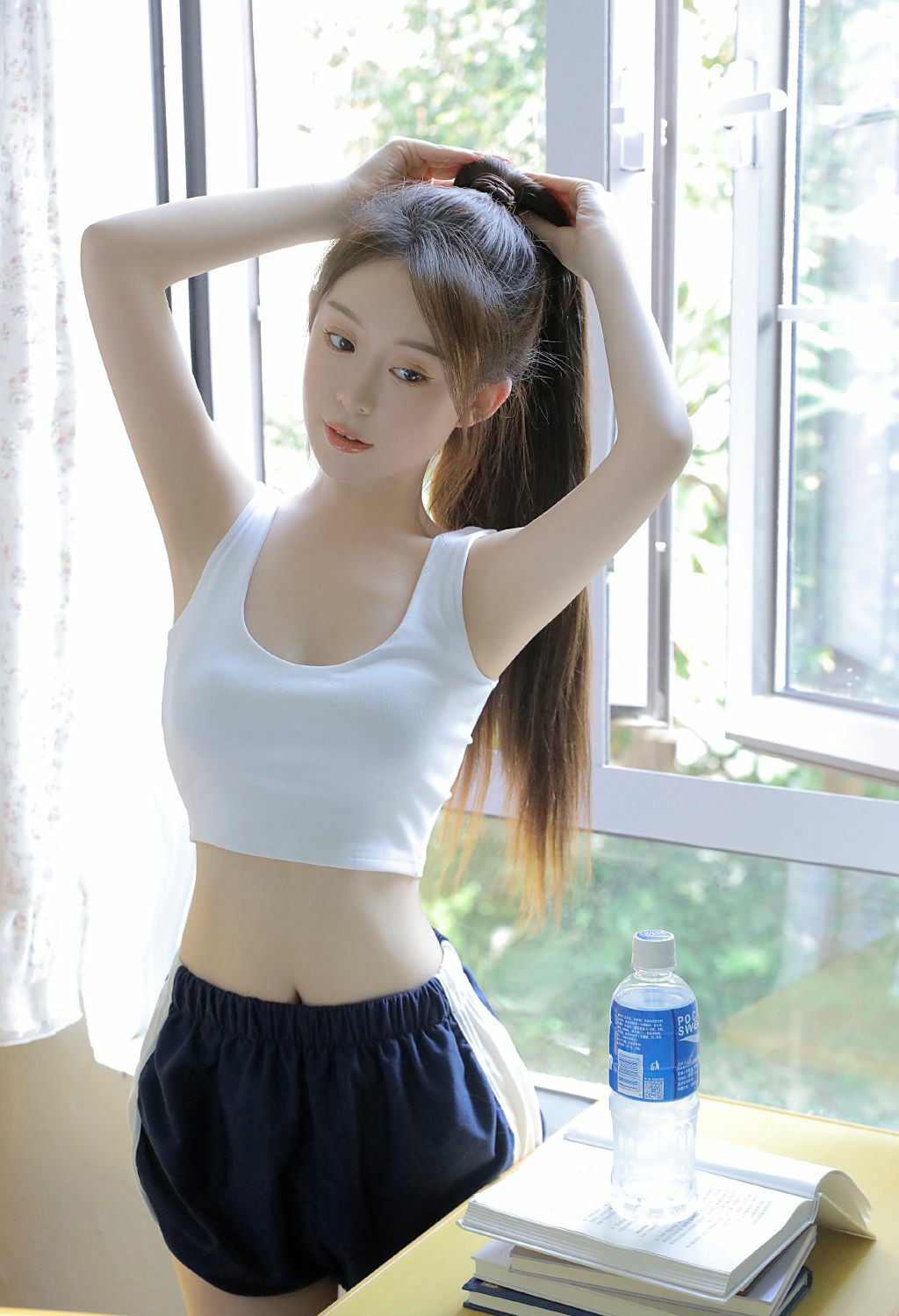 窗边清爽运动风少女元气日常随拍记录