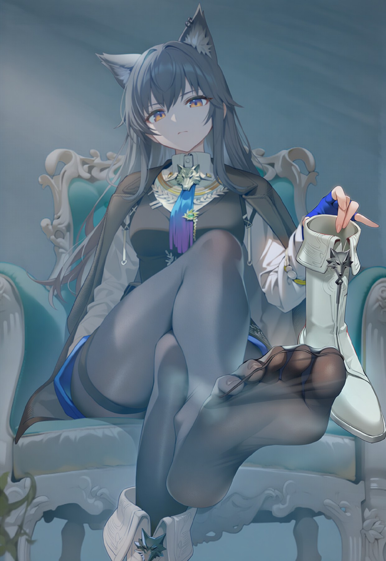 灰蓝发兽耳娘优雅坐姿尽显精致感