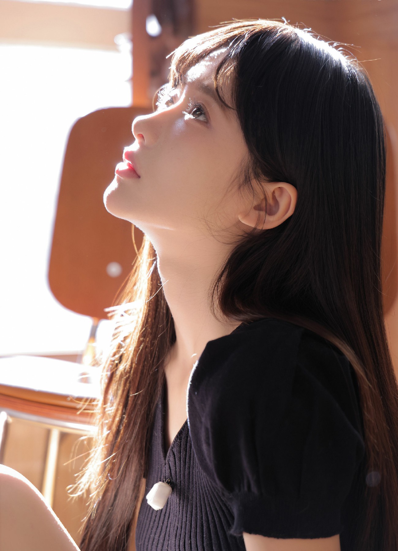 阳光洒在发丝上的温柔侧脸太治愈啦